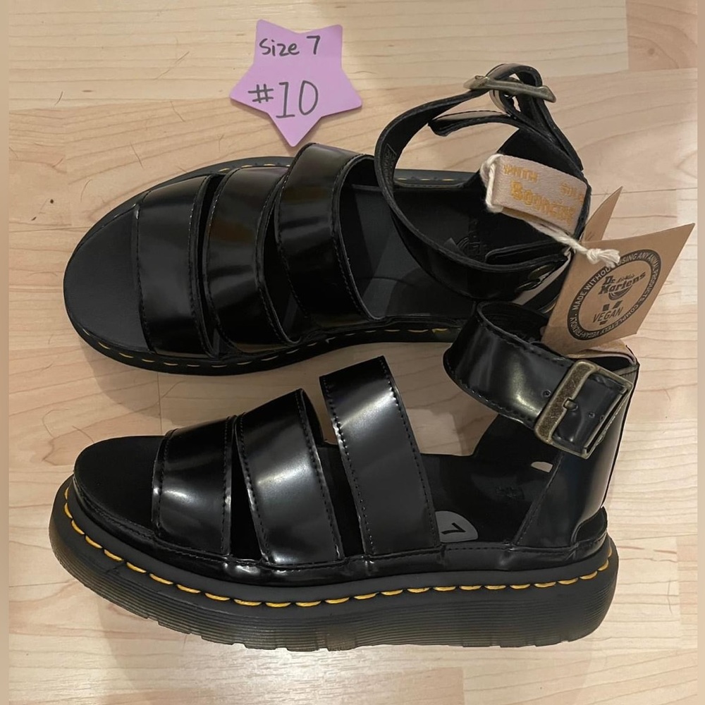 NWT Dr. Martens Blair Sandals Sz 7